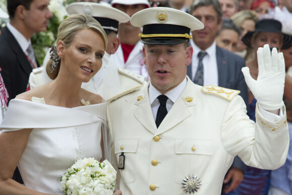 Le prince Albert et Charlène sont toujours aussi amoureux, 22 ans après leur rencontre digne d'un conte de fées
Mariage religieux du prince Albert de Monaco et de la princesse Charlène.