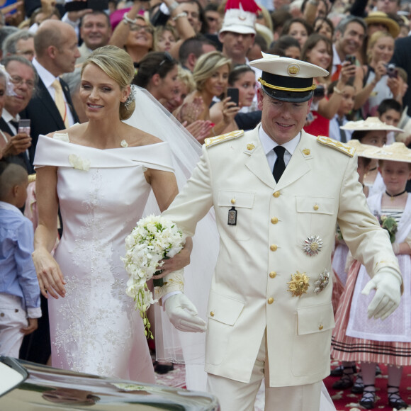 Charlène et Albert ont bien fait de se faire confiance. Les 1er et 2 juillet 2011, les amoureux se marient sur le Rocher et deviendront 3 ans et demi plus tard les parents de Gabriella et Jacques. La concrétisation de leur bonheur !
Mariage religieux du prince Albert de Monaco et de la princesse Charlène le 2 juillet 2011
