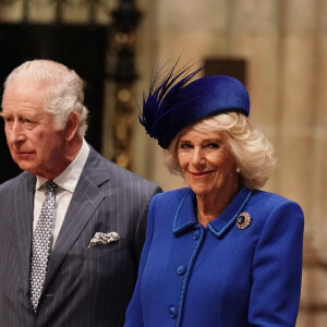 Le couple royal, quant à lui, sera accompagné de leurs enfants, même si le prince Harry n'a pas encore répondu officiellement présent. 
Le roi Charles III d'Angleterre et Camilla Parker Bowles, reine consort d'Angleterre - Service annuel du jour du Commonwealth à l'abbaye de Westminster à Londres, Royaume Uni, le 13 mars 2023.