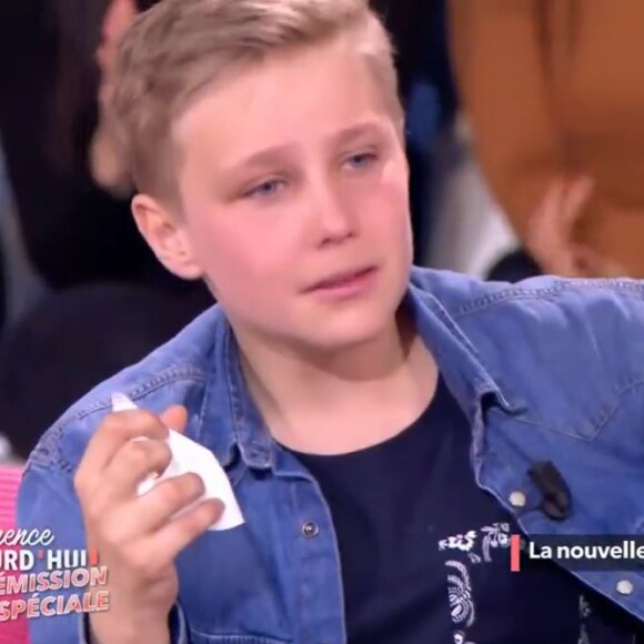 L'adolescent venait parler de sa nouvelle vie et a été bouleversé par une surprise de la production