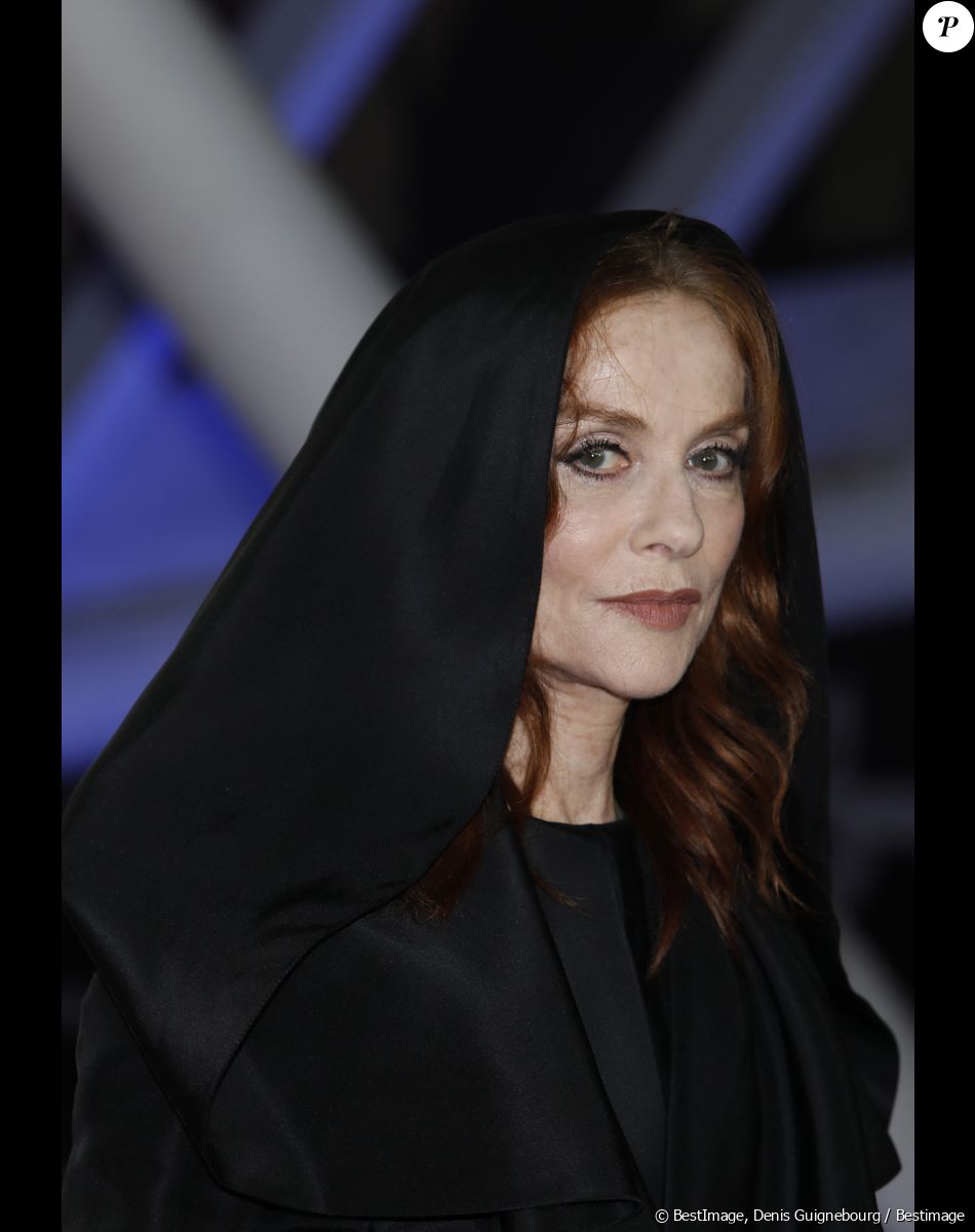 Isabelle Huppert : Cet ex-compagnon célèbre dont la femme a été assassinée, l'affaire relancée
Isabelle Huppert au photocall lors de la 19ème édition du festival international du film de Marrakech. © Denis Guignebourg / Bestimage