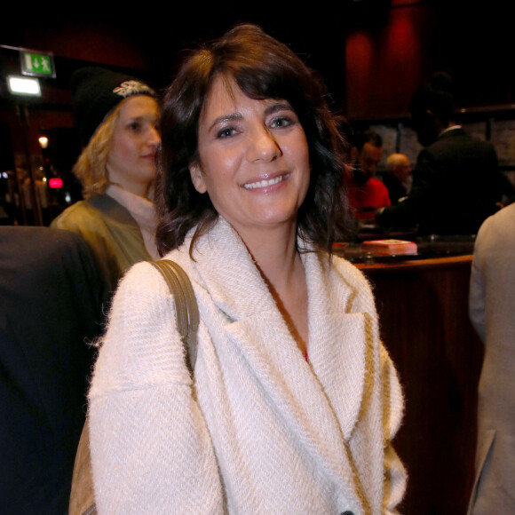 Ce mercredi, Estelle Denis était de nouveau aux commandes d'"Estelle Midi : On ne va pas se mentir !", sur RMC Story.
Exclusif - Estelle Denis - Générale de la pièce de théâtre " Un Président ne devrait pas dire ça... " au Théâtre Libre à Paris, France.  © Bertrand Rindoff / Bestimage 