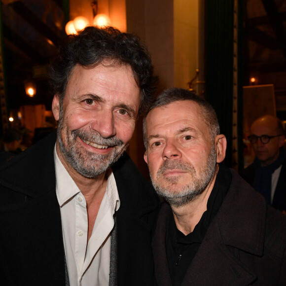 Christophe Carrière, Eric Naulleau - Cocktail pour la sortie du livre de Michel Denisot " On peut rire de tout, sauf en mangeant de la semoule" aux Deux Magots à Paris le 15 mars 2023. © Veeren/ Bestimage