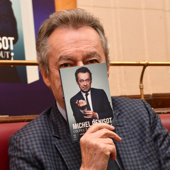 Michel Denisot - Cocktail pour la sortie du livre de Michel Denisot " On peut rire de tout, sauf en mangeant de la semoule" aux Deux Magots à Paris le 15 mars 2023. © Veeren/ Bestimage 