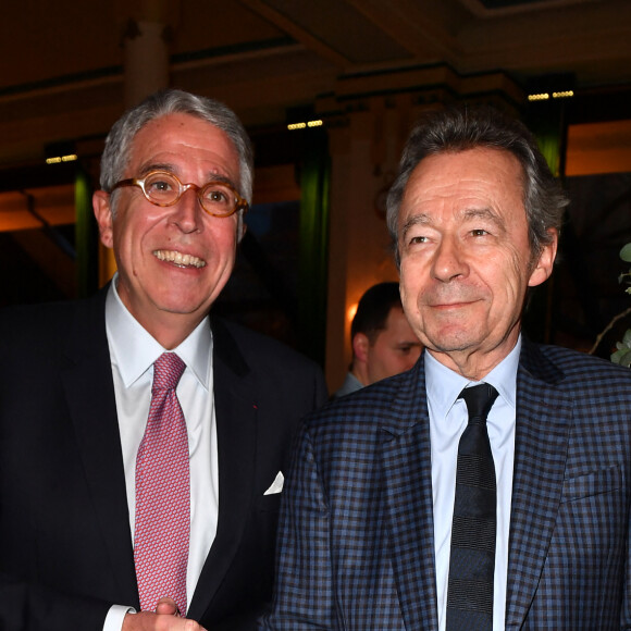 Arnaud de Puyfontaine (Président du directoire de Vivendi), Michel Denisot - Cocktail pour la sortie du livre de Michel Denisot " On peut rire de tout, sauf en mangeant de la semoule" aux Deux Magots à Paris le 15 mars 2023. © Veeren/ Bestimage
