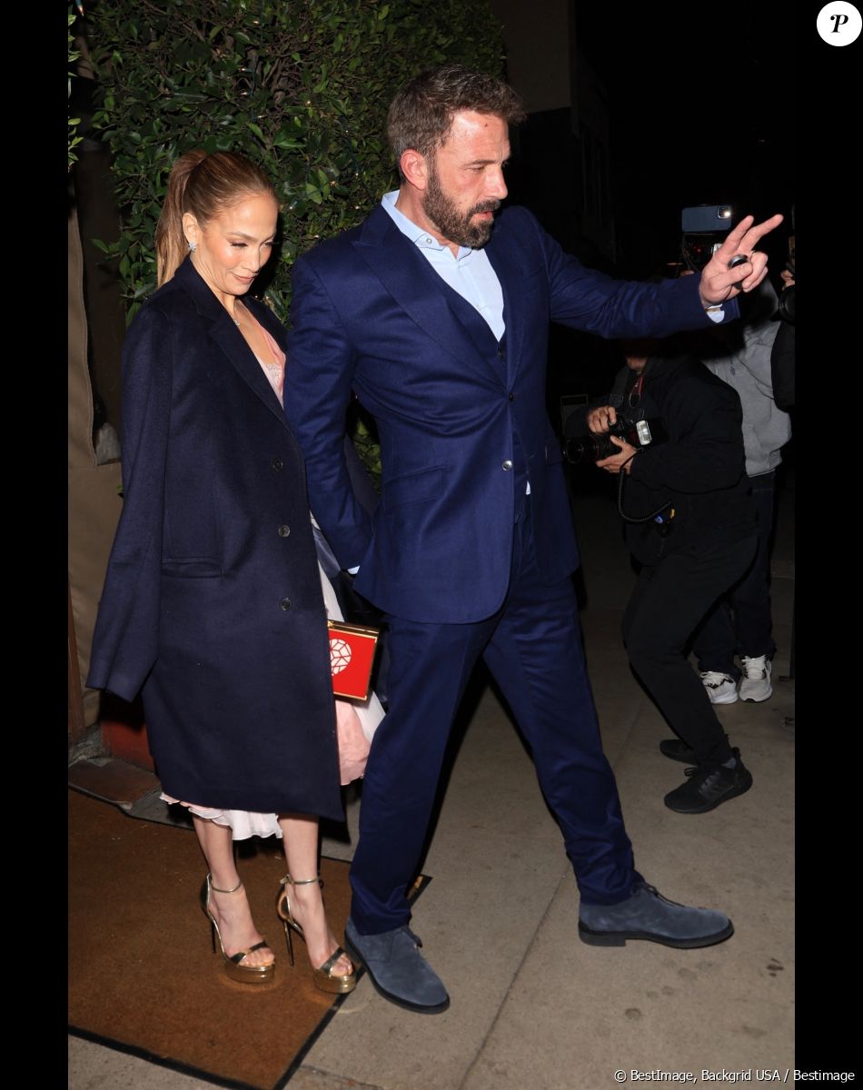 Exclusif - Jennifer Lopez et son mari Ben Affleck sont allés dîner en amoureux pour la Saint-Valentin au restaurant "Giorgio Baldi" à Los Angeles, le 14 février 2023.