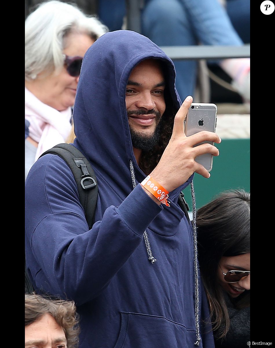 Joakim Noah Finale dames Roland Garros - Yannick Noah dispute le trophée des légendes devant sa famille lors des internationaux de France de tennis à Roland Garros à Paris le 4 juin 2016. © Moreau - Jacovides / Bestimage
