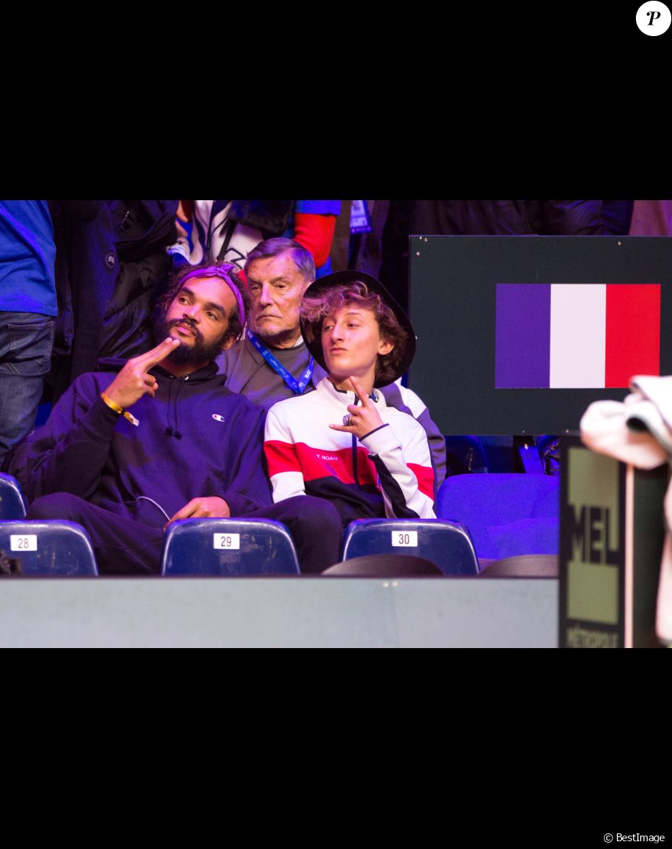 Les fils de Yannick Noah, Joakim et Joalukas Noah et Jean-Claude Camus lors du match de finale de la Coupe Davis "Jo-Wilfried Tsonga (France) - Marin Cilic (Croatie)" au stade Pierre Mauroy à Villeneuve d'Ascq, le 23 novembre 2018. La Croatie l'a emporté 6-3, 7-5, 6-4. © Alain Rolland / Imagebuzz / Bestimage