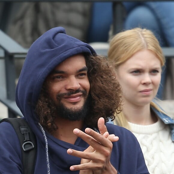 Joakim Noah (fils de Yannick Noah) - People dans les tribunes des internationaux de France de Roland Garros à Paris le 4 juin 2016. © Moreau - Jacovides / Bestimage