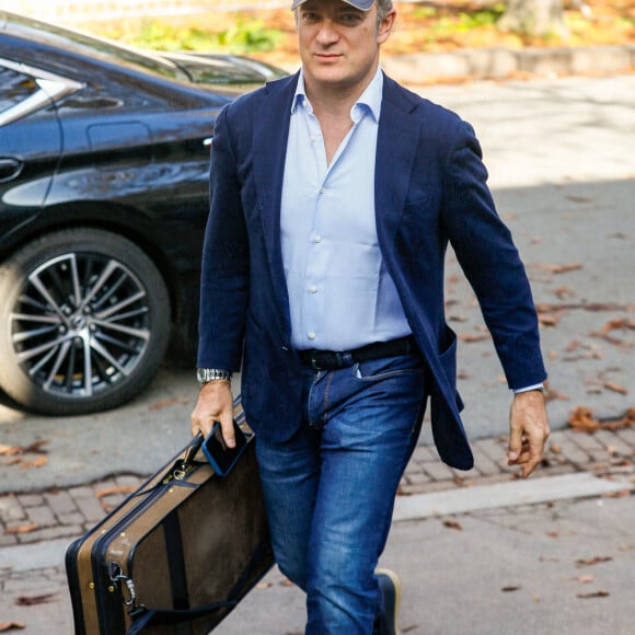 Renaud Capuçon - Arrivées à l'enregistrement de l'émission "Vivement Dimanche" au Studio Gabriel, présentée par M.Drucker et diffusée le 30 octobre 2022 sur France 3, à Paris, France, le 20 octobre 2022. © Christophe Clovis/Bestimage 