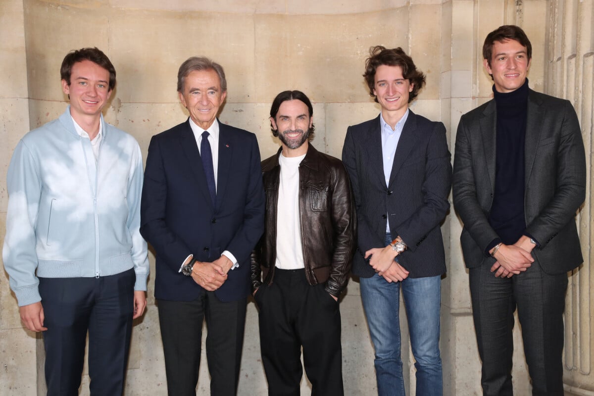 Photo : Jean Arnault et son frère Frédéric Arnault au Font Row du défilé  Louis Vuiton lors de la Fashion Week Homme automne-hiver 2023/24 de Paris,  France, le 19 janvier 2023. ©