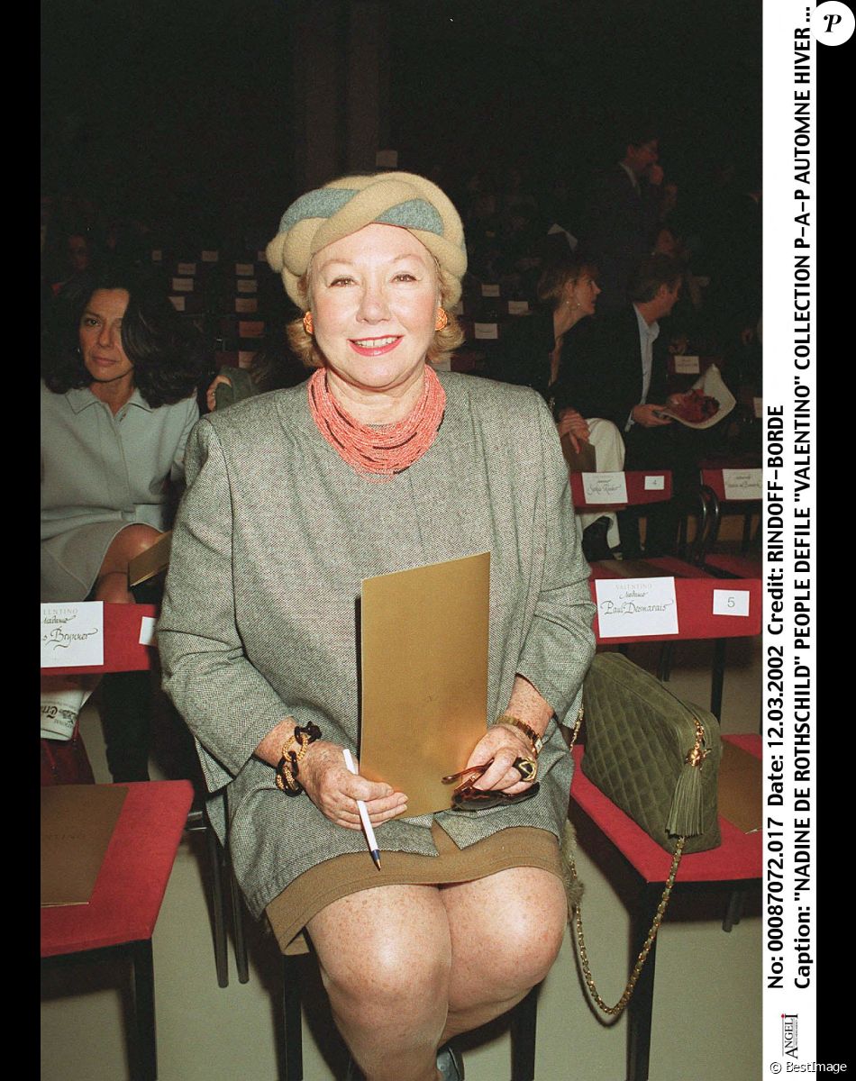 Nadine de Rothschild - Défilé Valentino pour la collection automne-hiver 2002-2003