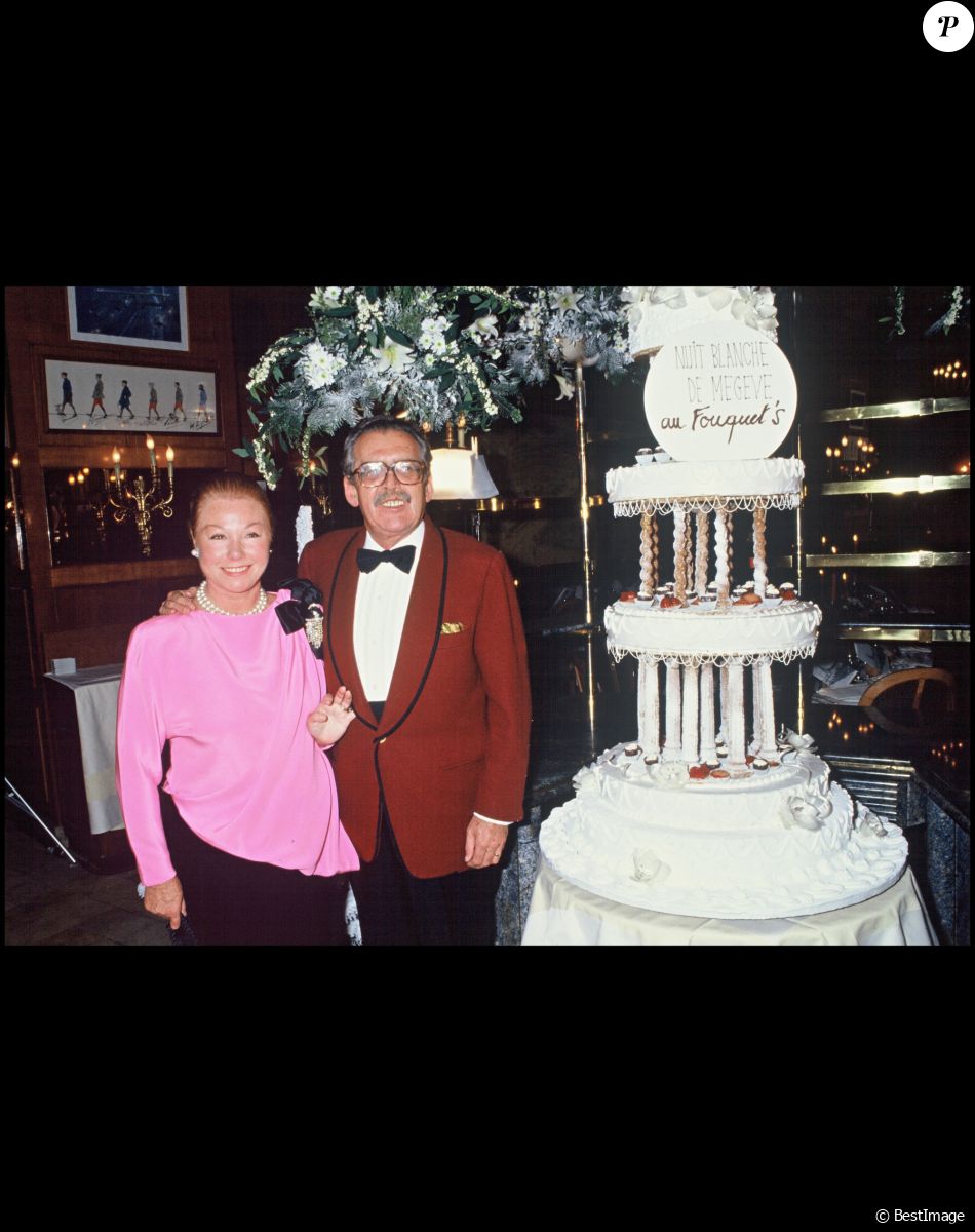 C'est à Edmond de Rothschild qu'elle a été mariée de 1963 jusqu'à la mort de ce dernier en 1997.
Nadine de Rothschild et son époux Edmond au Fouquet's à Megève en 1987