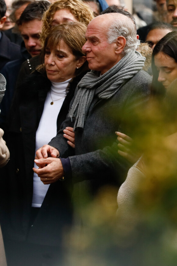 Semi-exclusif - Cécilia (mère du défunt) au côtés de son mari (père du défunt) - Cérémonie en hommage à Federico Martin Aramburu (international argentin de rugby à XV ayant fait la majorité de sa carrière en France notamment dans l'équipe du Biarritz Olympique) assassiné le 19 mars 2022 alors qu'il s'interposait dans une altercation à la terrasse du "Mabillon" sur le boulevard Saint-Germain à Paris, France, le 19 mars 2023. © Christophe Clovis / Bestimage