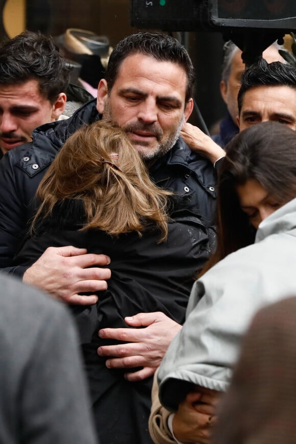 Semi-exclusif - Marc Lièvremont, Cécilia (mère du défunt) - Cérémonie en hommage à Federico Martin Aramburu (international argentin de rugby à XV ayant fait la majorité de sa carrière en France notamment dans l'équipe du Biarritz Olympique) assassiné le 19 mars 2022 alors qu'il s'interposait dans une altercation à la terrasse du "Mabillon" sur le boulevard Saint-Germain à Paris, France, le 19 mars 2023. © Christophe Clovis / Bestimage