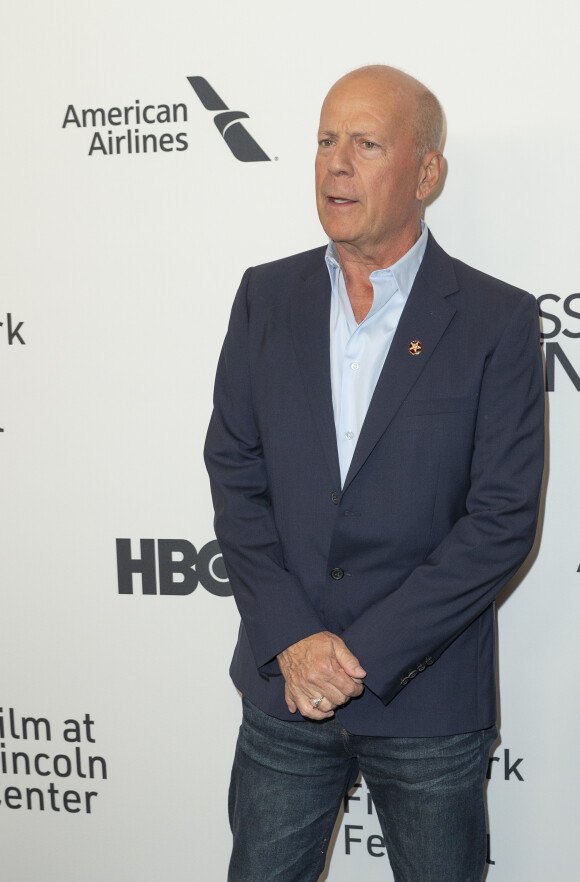 Pour la première fois depuis l'annonce de sa maladie, des images de Bruce Willis ont été partagées sur les réseaux sociaux
Bruce Willis - Les célébrités lors de la première du film 'Brooklyn Affairs' à l'occasion de la 57ème édition du Festival du Film de New York. 