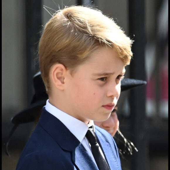 George de Galles, en tant qu'hériter, aura un rôle particulier lors du couronnement de Charles III.
Le prince George de Galles - Sorties du service funéraire à l'Abbaye de Westminster pour les funérailles d'Etat de la reine Elizabeth II d'Angleterre. 