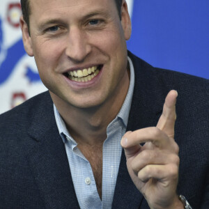 Le prince William, prince de Galles, lors d'une visite au parc St. George's à Burton upon Trent pour marquer le 10ème anniversaire du centre national de football du parc St George, le 5 octobre 2022. 