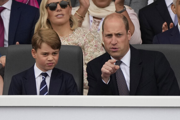 Le prince William, duc de Cambridge and Le prince George - La famille royale d'Angleterre lors de la parade devant le palais de Buckingham, à l'occasion du jubilé de la reine d'Angleterre. Le 5 juin 2022 