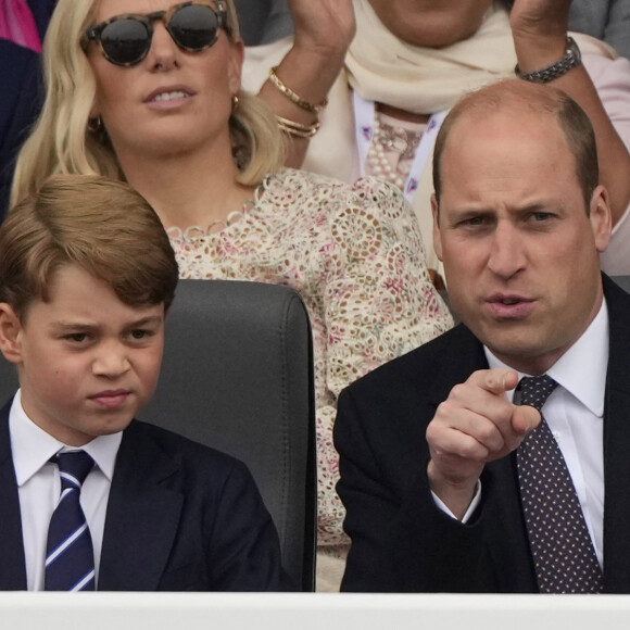 Le prince William, duc de Cambridge and Le prince George - La famille royale d'Angleterre lors de la parade devant le palais de Buckingham, à l'occasion du jubilé de la reine d'Angleterre. Le 5 juin 2022 