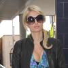 Paris Hilton, de sortie pour une séance de shopping... et affichant une bague à l'annulaire gauche, mardi 23 février à Beverly Hills.