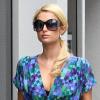 Paris Hilton, de sortie pour une séance de shopping... et affichant une bague à l'annulaire gauche, mardi 23 février à Beverly Hills.