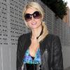 Paris Hilton, de sortie pour une séance de shopping... et affichant une bague à l'annulaire gauche, mardi 23 février à Beverly Hills.