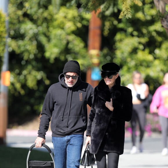 Exclusif - Laeticia Hallyday et son compagnon Jalil Lespert sont allés faire leur marché à Pacific Palisades le 5 février 2023.