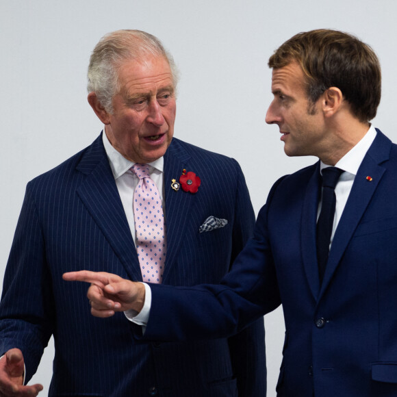 Info - Le roi Charles III choisit la France pour sa première visite d'Etat - Le prince Charles, prince de Galles et le président Emmanuel Macron lors de la réunion à propos du Greenwall (Grande muraille verte), une initiative de l'Union africaine pour lutter contre les effets du changement climatique et de la désertification en Afrique en marge de la COP26 le 1er novembre 2021. © Raphael Lafargue / Pool / Bestimage