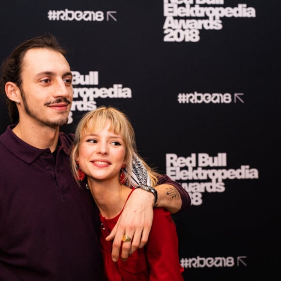 La chanteuse Angèle (Angèle Van Laeken) 3 Awards: Artist Of The Year, Best Song et Breakthrough Artist/DJ/Producer et son frère, le rappeur Roméo Elvis (Roméo Van Laeken) le 13 novembre 2018.