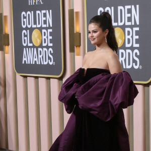 Il y a quelques semaines de cela c'était Selena Gomez qui état prise pour cible par les internautes à cause de son physique. 
Selena Gomez au photocall de la 80ème cérémonie des Golden Globe, au "Beverly Hilton" à Los Angeles, le 10 janvier 2023. 