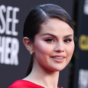 Selena Gomez a pris la parole pour défendre Hailey Bieber.
Selena Gomez lors de la 27ème édition des Critics Choice Awards à Los Angeles.