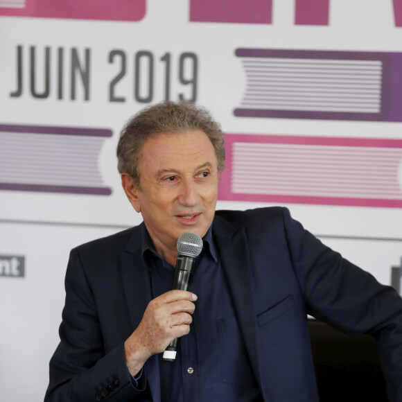 Michel Drucker durant la première journée du 24ème festival du livre de Nice le 31 mai 2019. © Dylan Meiffret/Nice-Matin/Bestimage