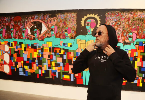 Exclusif - Le chanteur Pascal Obispo présente ses oeuvres (toiles, collages et dessins) au Musée Mer Marine à Bordeaux le 21 mars 2023. Pascal Obispo, fan de Picasso, peint depuis 2018. Il a traversé la pandémie et le confinement avec ses tableaux et se retrouve aujourd'hui, seulement en 5 ans, à la tête de plus de 250 oeuvres. Il en expose un peu plus de 60 pour la toute première fois à Bordeaux car il travaille toutes ses toiles depuis sa maison du Cap-Ferret. L'exposition s'appelle "Art Therapy" car il veut démontrer que l'on peut se reconstruire et oublier ses blessures d'enfance par la peinture. L'entrée du musée est payante mais aucune toile n'est à vendre. © Patrick Bernard / Bestimage 