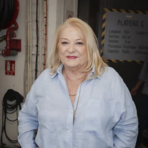 Dans le film "Mes héros", qui sera diffusé ce lundi sur la troisième chaine de la TNT, Josiane Balasko incarne le rôle d'une mère. 
Exclusif - Josiane Balasko - Backstage de l'émission TPMP (Touche Pas à Mon Poste). © Jack Tribeca / Bestimage 