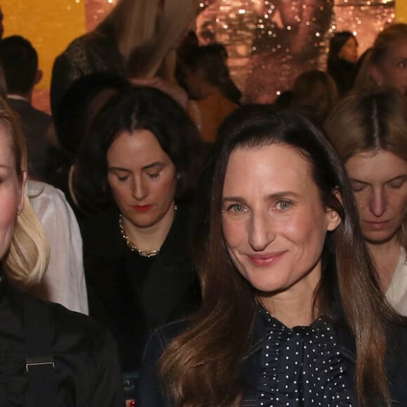 En couple avec l'architecte Benjamin Mahon depuis l'année 2005, elle est maman de deux enfants.
Kirsten Dunst, Camille Cottin et Catherine Deneuve - Front Row au défilé de mode Haute-Couture Christian Dior au musée Rodin lors de la Fashion Week Printemps-été 2023 de Paris, le 23 janvier 2023. © Bertrand Rindoff Petroff/Bestimage