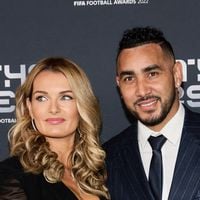 Dimitri Payet en couple depuis toujours avec Ludivine, pulpeuse blonde et mère de ses 4 enfants