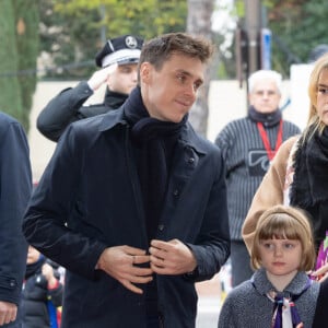 Le Souverain leur fait faire des "promenades en pleine nature" ou "en mer" quand il en a l'occasion d'après ses dires au magazine "Gala"
Le prince Albert II de Monaco, le prince Jacques de Monaco et la princesse Gabriella de Monaco, Louis Ducruet et Camille Gottlieb - 3ème jour du 45ème Festival International du Cirque de Monte Carlo sous le chapiteau Fontvieille à Monaco le 22 janvier 2023. © Olivier Huitel/pool/Bestimage 