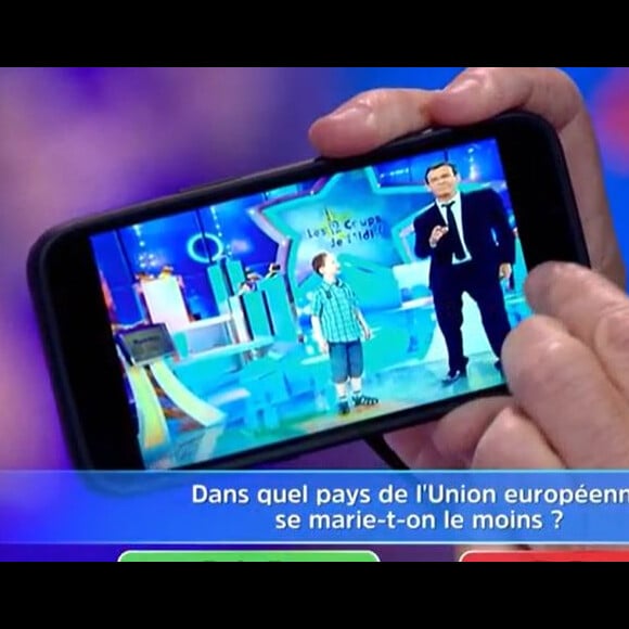 A l'époque, il avait 8 ans et était dans le public
Incroyables retrouvailles pour Jean-Luc Reichmann sur le plateau des 12 Coups de midi, le 30 mars 2023, sur TF1