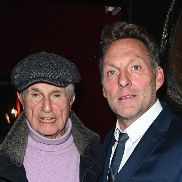 Claude Lelouch et Larsène, le gentleman magicien-mentaliste - Générale du spectacle de "Larsène" au théâtre de la Gaîté-Montparnasse à Paris le 3 avril 2023. © Coadic Guirec/Bestimage