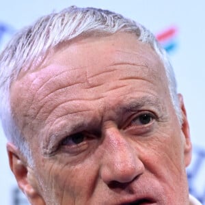 Le sélectionneur de l'équipe de France de football Didier Deschamps en conférence de presse avant le match de qualification à l'Euro 2024 contre les Pays-Bas au centre de formation et centre National du Footbal de Clairefontaine, France, le 20 mars 2023. © Federico Pestellini/Panoramic/Bestimage