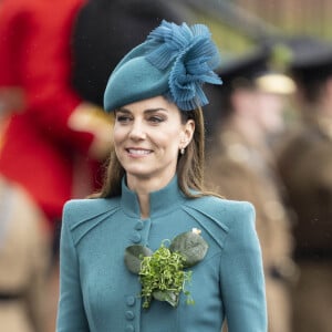 Une source a confirmé à "The Mirror" qu'elle était même au coeur de toutes les discussions
La colonelle Catherine (Kate) Middleton, princesse de Galles, à l'assemblée annuelle des Irish Guards Parade de la St Patrick à Mons Barracks à Aldershot, le 17 mars 2023. Catherine (Kate) Middleton, princesse de Galles, a récemment été nommée colonelle de l'Irish Guards par le roi d'Angleterre. 