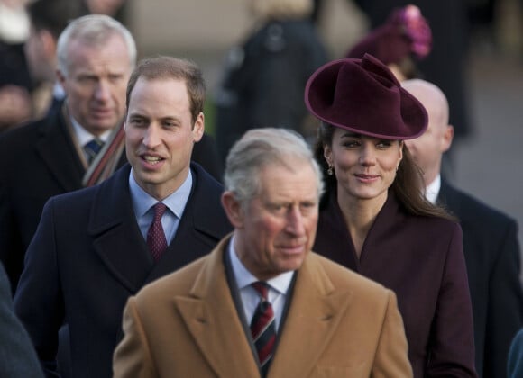 Il ne s'agit finalement que d'honorer la volonté du roi Charles, qui veut que son couronnement soit ancré dans la modernité
Le prince William, Kate Middleton et Charles III - La famille royale se rend à la messe de Noël de Sandringham le 2( décembre 2011.