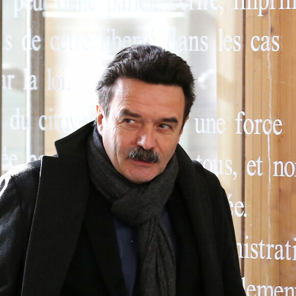 Edwy Plenel arrivant au palais de justice de Bordeaux, le 12 Janvier 2016 afin de comparaître lors du jugement dans le volet dit des "écoutes", avec comme prévenus pour "atteinte à l'intimité de la vie privée" de la milliardaire Liliane Bettencourt, son majordome, Pascal Bonnefoy, et des journalistes, dont Edwy Plenel et Franz-Olivier Giesbert, le parquet ayant requis des "peines de principe d'au moins 1.500 euros. © Patrick Bernard/Bestimage