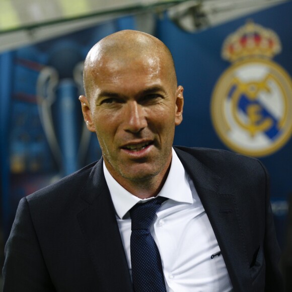 À la 110e minute, pourtant, personne ne pouvait s'attendre à ce que Zinedine Zidane craque et mette un coup de tête devenu mythique à Marco Materazzi.
Le Real Madrid de Zinédine Zidane remporte la Ligue des champions aux tirs au buts face à l'Atlético de Madrid, (1-1 après prolongations, 5-3 aux t.a.b.) à Milan le 28 mai 2016. 