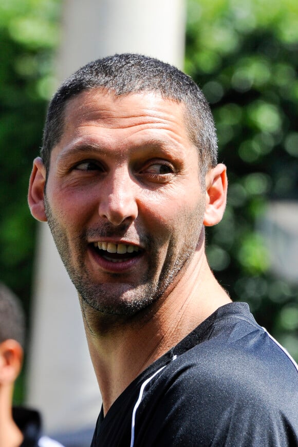 Marco Materazzi - Pelé et Diego Maradona s'affrontent lors d'un match de football amical au Palais Royal à Paris le 9 juin 2016.