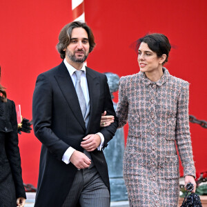 Dimitri Rassam et Charlotte Casiraghi - La famille princière rejoint le palais à pied après la messe lors de la Fête Nationale de la principauté de Monaco le 19 novembre 2022. © Dominique Jacovides / Bruno Bebert / Bestimage