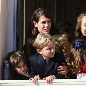 Charlotte Casiraghi, son fils Raphaël Elmaleh, Sacha Casiraghi, India Casiraghi et la princesse Alexandra de Hanovre - La famille princière de Monaco apparaît au balcon du palais lors de la fête nationale de Monaco, le 19 novembre 2021. © Bebert-Jacovides/Bestimage