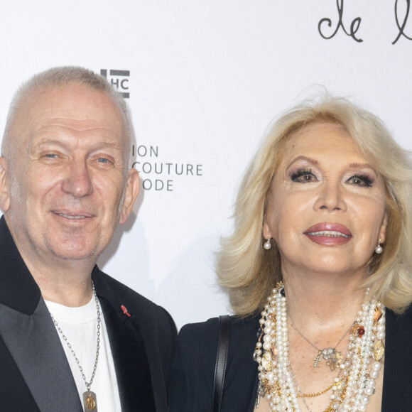 Jean-Paul Gaultier et Amanda Lear - 19ème "Diner de la Mode" au bénéfice de Sidaction au Pavillon Cambon Capucines dans le cadre de la Fashion Week de Paris, France. Le 7 juillet 2022. © Olivier Borde-Bertrand Rindoff Petroff / Bestimage 