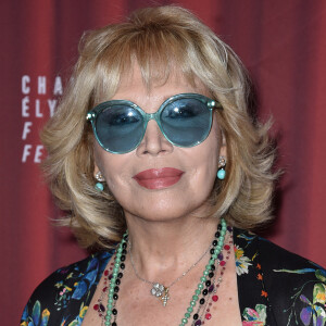 Amanda Lear a vendu 500 000 euros une de ses chansons.
Amanda Lear au photocall de la cérémonie de clôture de la 8ème édition du Champs-Élysées Film Festival (CEFF) au Théâtre Marigny à Paris, France. © Giancarlo Gorassini/Bestimage 